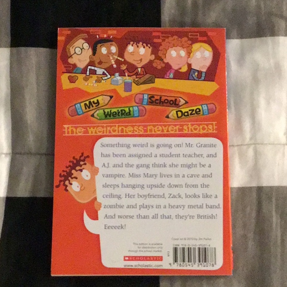 Books - Picture 4 of 5